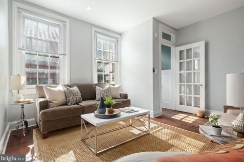 808 3rd St, Philadelphia, PA 19147-3313