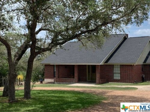 684 Canyon View Dr, Goliad, TX 77963-3803