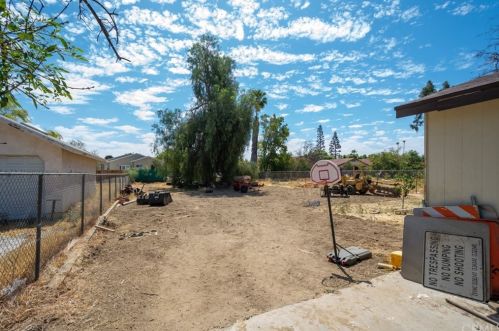 6060 Stearns St, Riverside CA  92504-1739 exterior