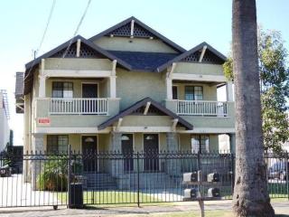 338 33rd St, Los Angeles CA  90007-4109 exterior