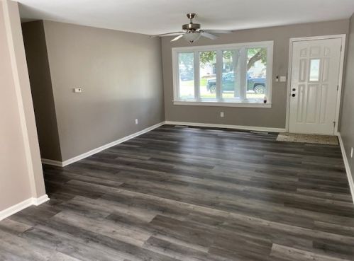 572 Evergreen Ln, Bradley, IL 60915-1104