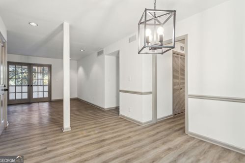 74 Montre Sq, Atlanta GA  30327-4044 exterior