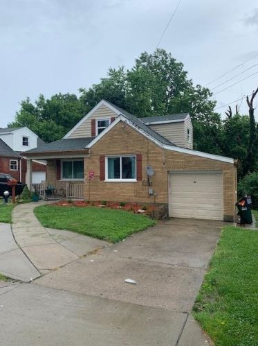 6724 Cheviot Rd, Cincinnati, OH 45247-5116