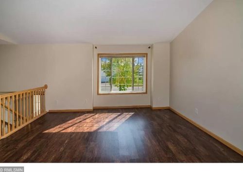 502 Horseshoe Ln, Day, MN 55006-3217
