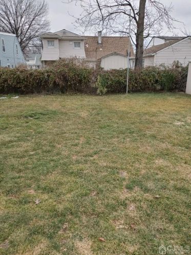 118 Park Ave, Iselin, NJ 08830-2303