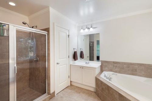 1886 Marietta Rd, Atlanta GA  30318-2764 exterior