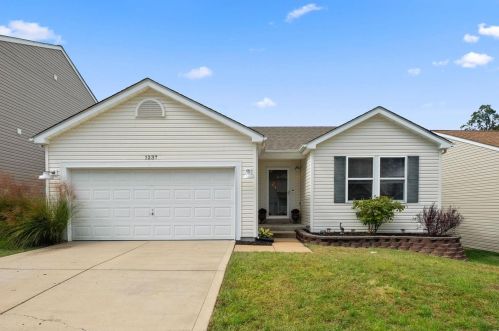 1237 Oakholt Ct, Herculaneum, MO 63048-1723