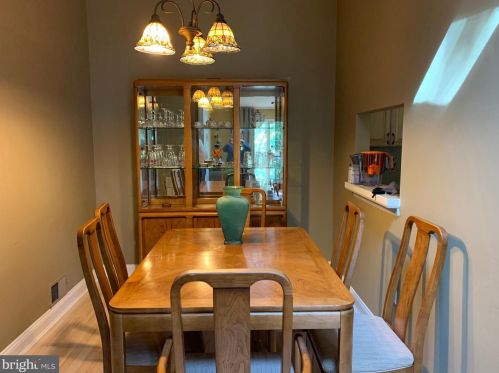 12 Willow Ct, Trenton NJ  08619-4619 exterior