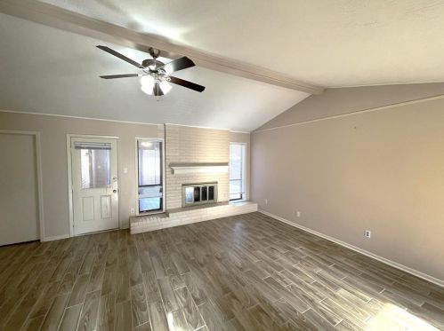 908 Crestwood Dr, Bryan TX  77801-4301 exterior