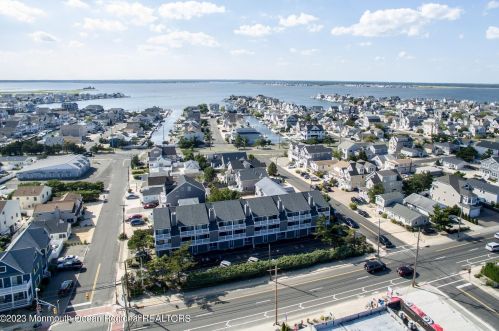 3629 Route 35, Lavallette NJ  08735-3402 exterior