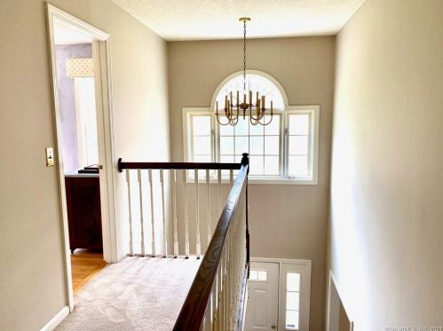 27 Madison Holw, Deep River, CT 06419-1322