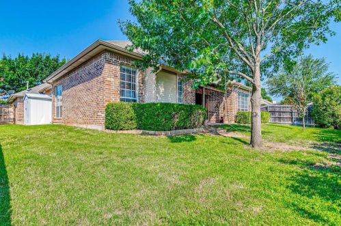 7308 Spring Oak Dr, North Richland Hills TX  76182-3708 exterior