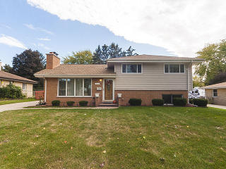 262 Nordic Rd, Hanover Park, IL 60108-1636