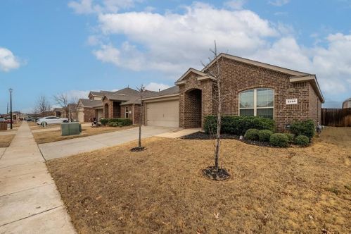 2125 Meadow Park Dr, Princeton TX  75407-2641 exterior