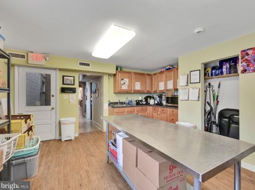 218 Duke St, Lancaster PA  17602-4205 exterior