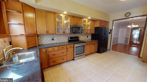 2421 12 St, Philadelphia PA 19107-5635 exterior