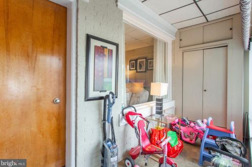 2747 18th St, Philadelphia, PA 19145-4702