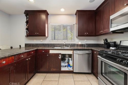 517 Prospect Ave, Riverside CA  92507-1720 exterior