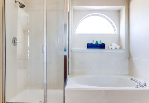 4406 Carlton Dr, Garland TX 75043-7299 exterior