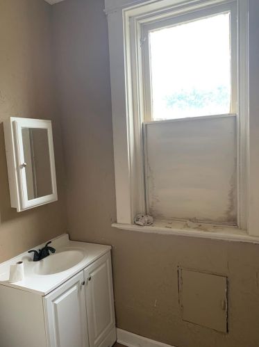 1038 Academy Ave, Cincinnati OH  45205-1643 exterior