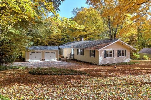 88 Wheeler Rd, Upper Stepney, CT 06468-2458