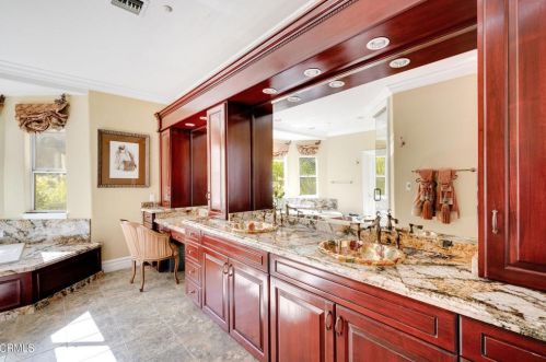 1958 Calafia St, Glendale CA  91208-2306 exterior