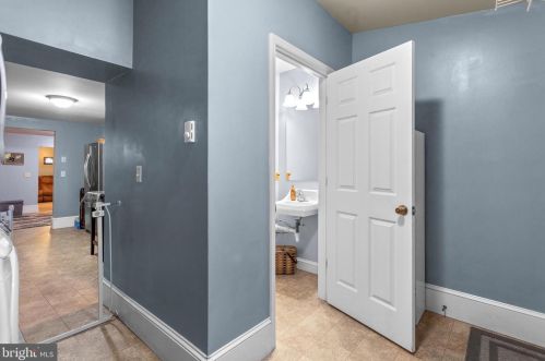 324 Walnut St, Lancaster PA  17602-2438 exterior