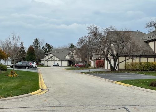 366 Elizabeth Dr, Wood Dale IL  60191-2321 exterior