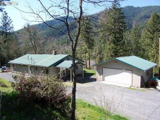 14005 Upper Applegate Rd, Applegate, OR 97530-9218