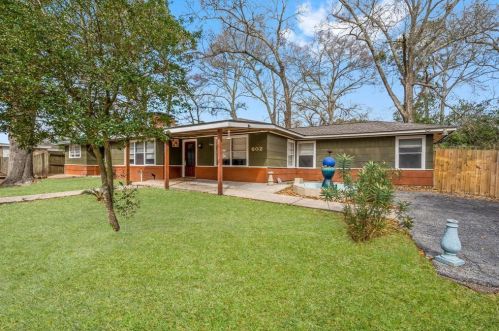602 Everett St, Conroe TX  77301-1829 exterior