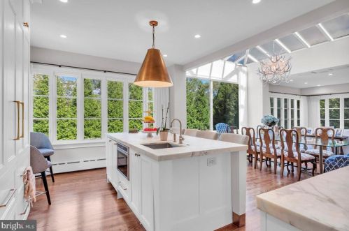 145 Winding Way, Tavistock NJ 08033-3642 exterior