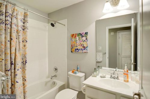 38 Sundance Dr, Trenton NJ 08619-3968 exterior