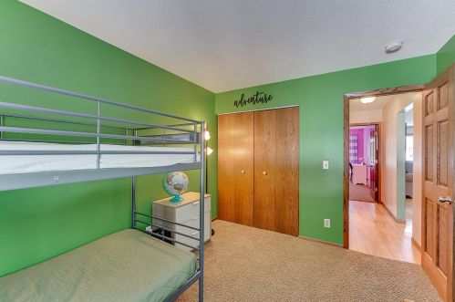 4012 Cinnabar Dr, Saint Paul MN  55122-2943 exterior