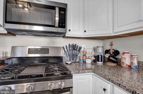 111 Fairview Dr, Carlisle PA  17013-8474 exterior