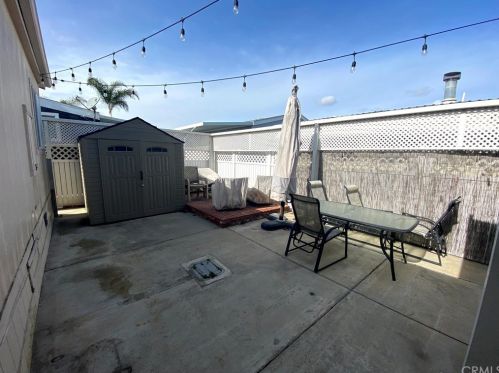 20701 Beach Blvd, Huntington Beach CA  92648-4908 exterior