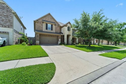 269 Dove Meadow Dr, Conroe, TX 77384-1401