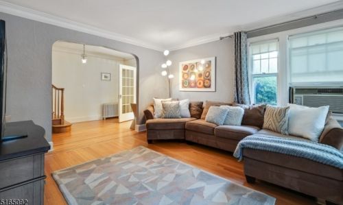 7 Fleming Ter, Maplewood, NJ 07040-1825