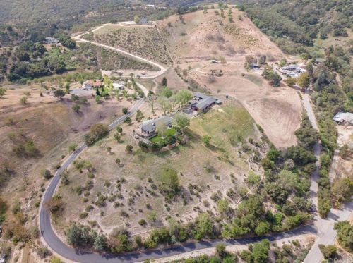 1289 Mountain Springs Rd, Lake Nacimiento, CA 93446-5217