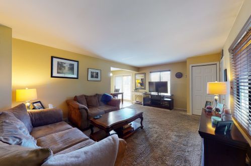 1812 Raintree Ct, Sycamore IL  60178-2734 exterior