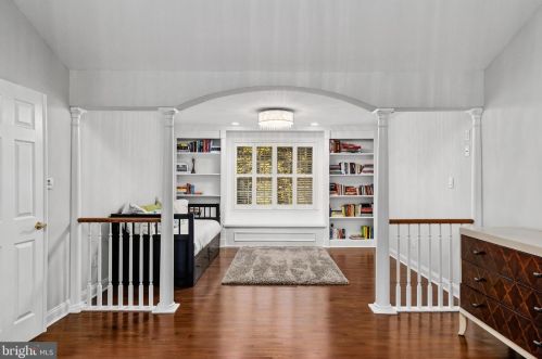 3 Kings Ln, Tavistock NJ 08033-1230 exterior