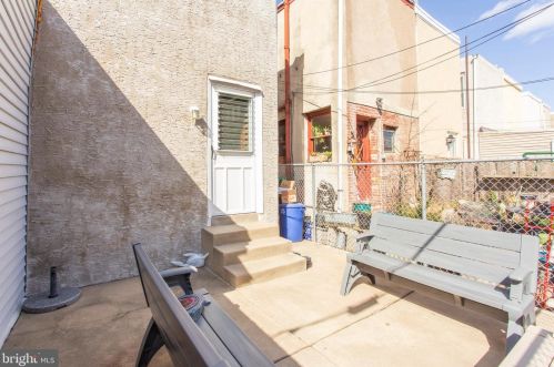 808 Belgrade St, Philadelphia PA 19125-3513 exterior