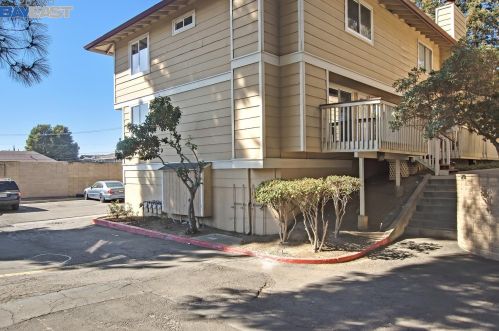 710 Kino Ct, Hayward, CA 94544-1649