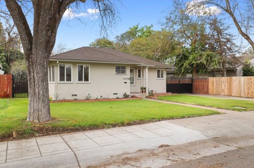 1068 Country Club Blvd, Stockton, CA 95204-5008