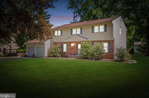 10 Blue Ridge Dr, Trenton, NJ 08638-1215