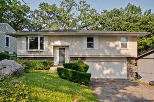 223 Indian Trl, Barrington Hills, IL 60156