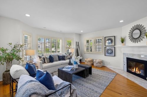 1324 19th St, Manhattan Beach, CA 90266-4004