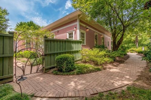 201 Concord Rd, Smyrna GA  30082-3701 exterior