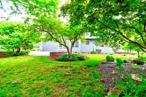 409 Harbor Dr, Carpentersville, IL 60110-2815
