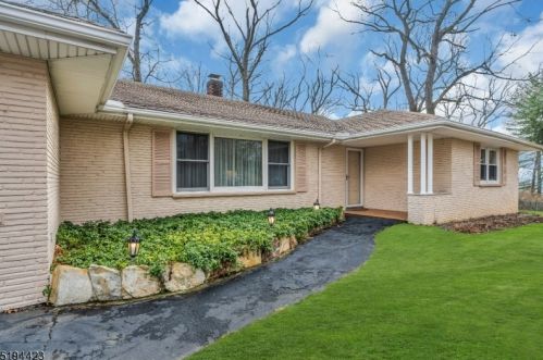 802 Mine Rd, Bridgewater, NJ 08807-1820