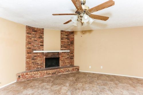 6412 Sandhurst Ln, Fort Worth TX  76182-4520 exterior